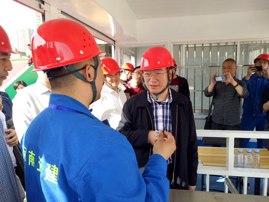 全省房屋建筑和市政基礎設施建設工程領域勞務用工實名制管理現場會(信息)776.png 全省房屋建筑和市政基礎設施建設工程領域勞務用工實名制管理現場會(信息)776.png